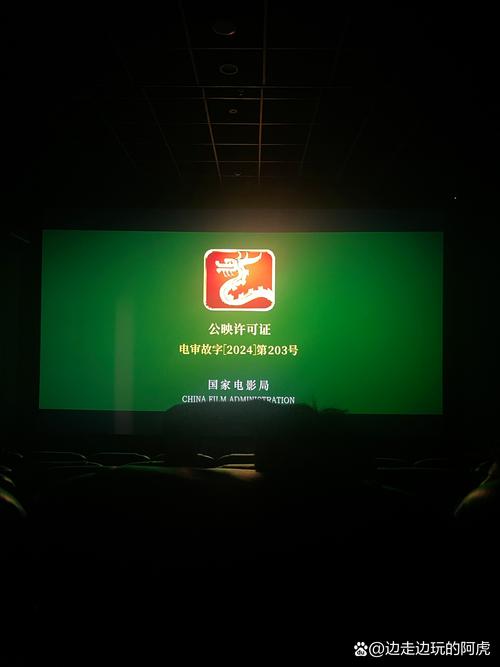 男女一边摸一边爽的相关介绍