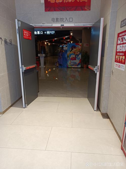 一边上面亲一边下面摸的相关介绍