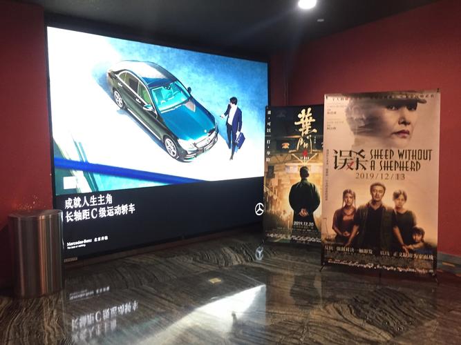 一边亲胸一边摸一边揉的相关介绍