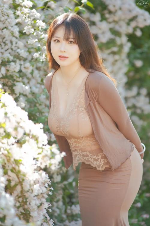 动漫美女奸的相关介绍