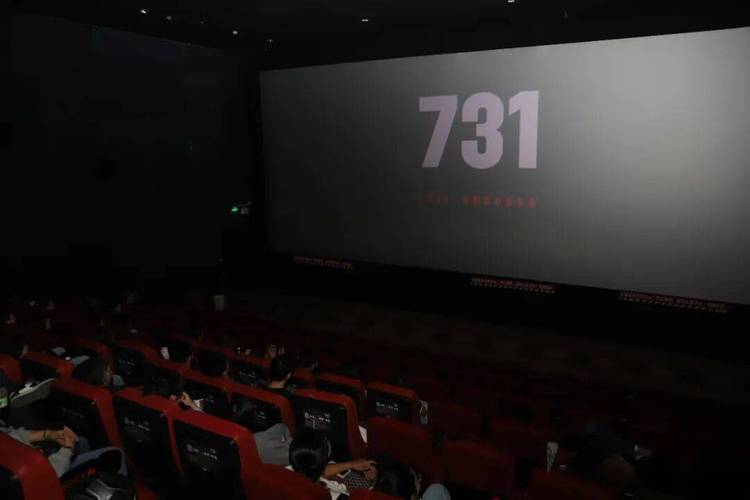 操老师的大逼的相关介绍