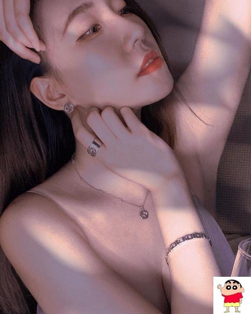 美女老师被的相关介绍