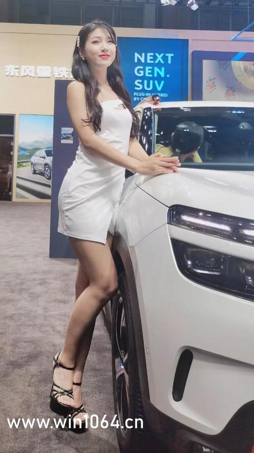 操哭女老师视频的相关介绍