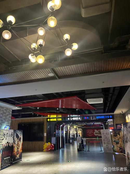 爆操极品美女老师的相关介绍