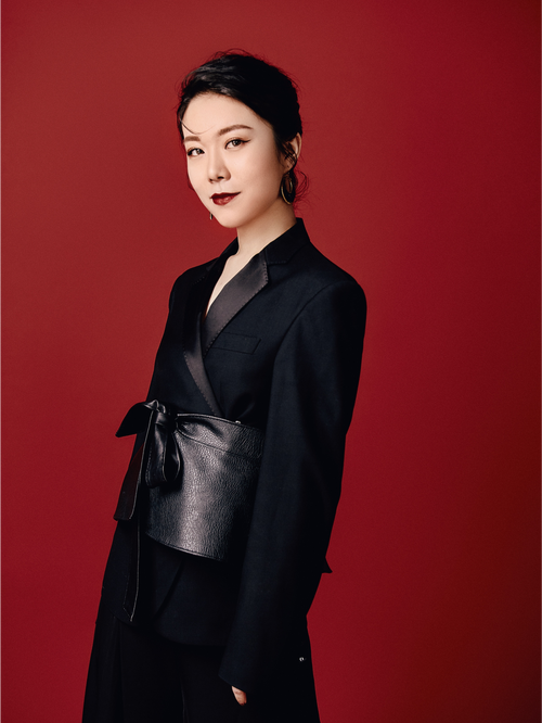 勾引女秘书的相关介绍
