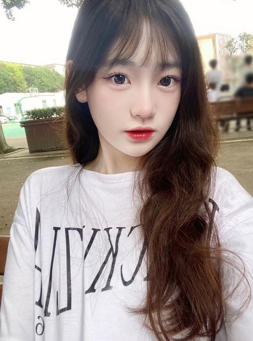 女孩阴道有黄色分泌物的相关介绍