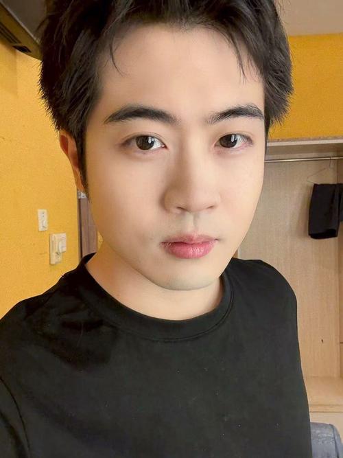 老师舔我的逼的相关介绍