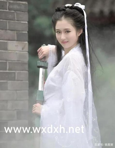 老师悄悄舔女学生全身视频的相关介绍