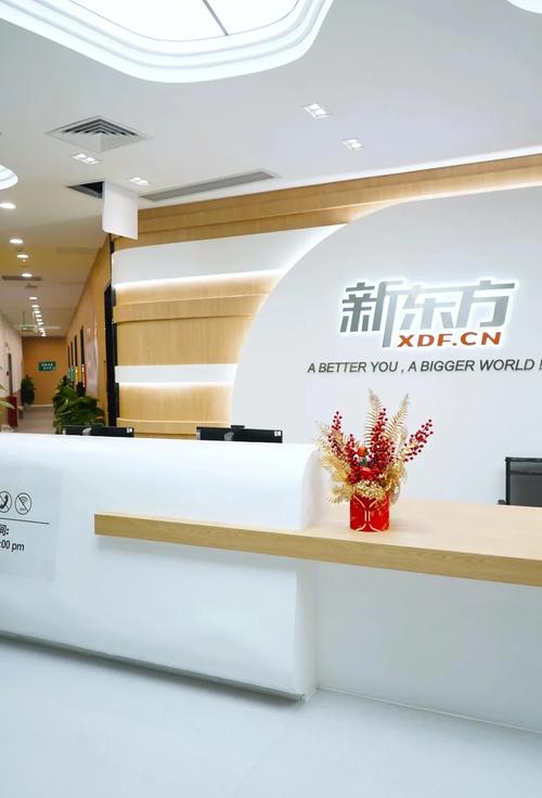 一边亲一边摸下面一边摸奶一边桶的相关介绍
