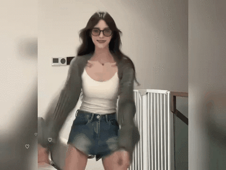 爆操性感美女性色av的相关介绍