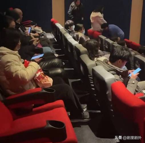 人妻街角搭讪中出电影的相关介绍