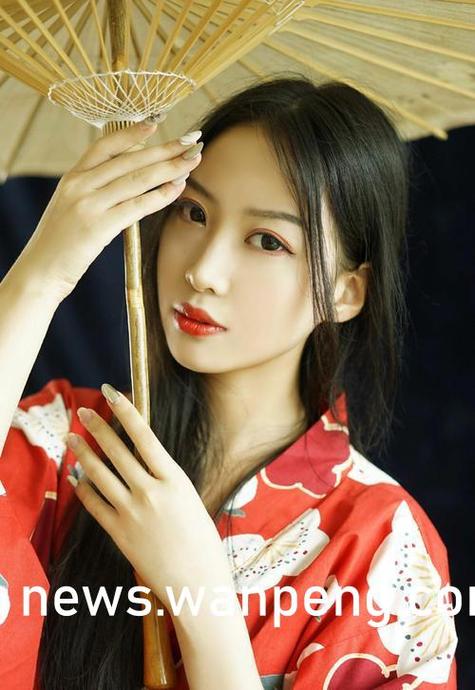 操美女哈哈影院的相关介绍