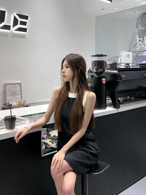 亚洲男人的天堂激情的相关介绍