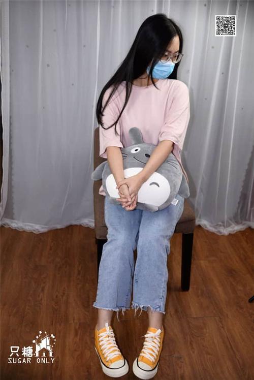 狂操美女老师的逼的相关介绍