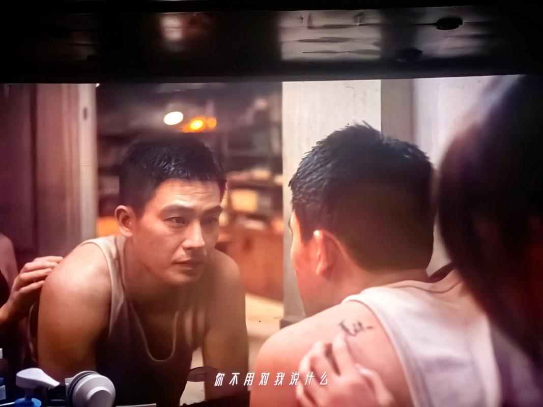操哭美女大学生的相关介绍