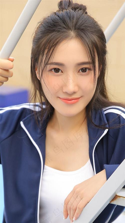 我操哭美女老师的相关介绍