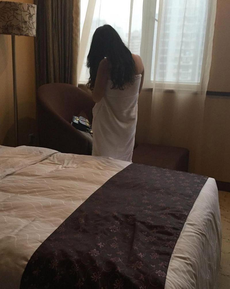 亚洲少妇熟女一区二区的相关介绍